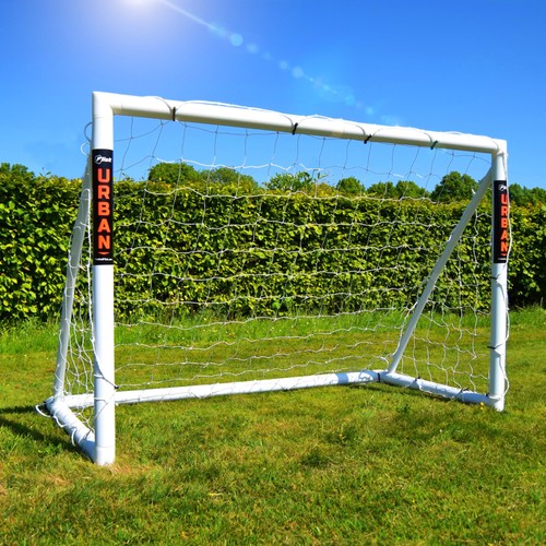 Flick football goal - football,